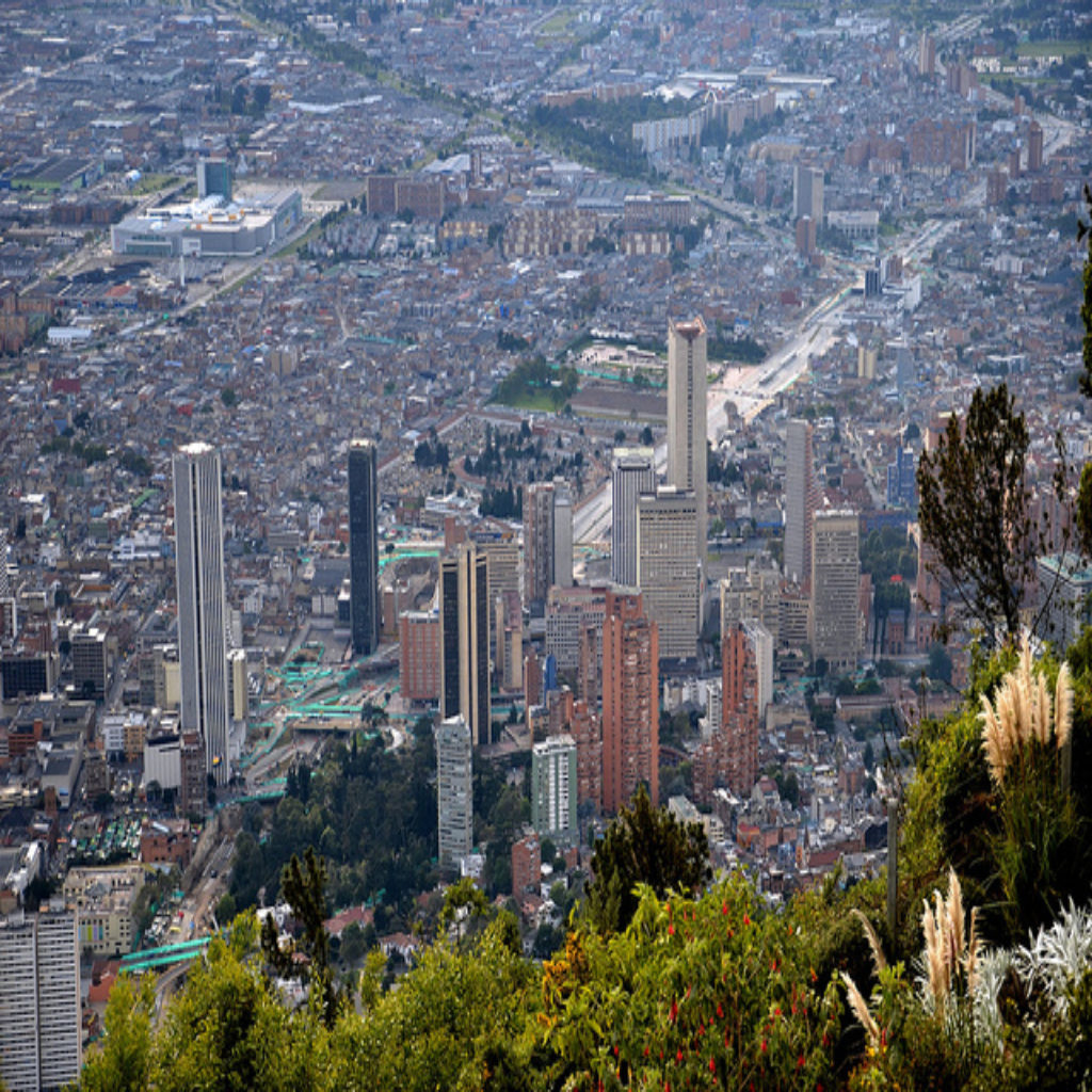 Город богота страна. Богота столица Колумбии. Санта-Фе-де-Богота столица. Санта Фе де Богота. Богота с высоты.