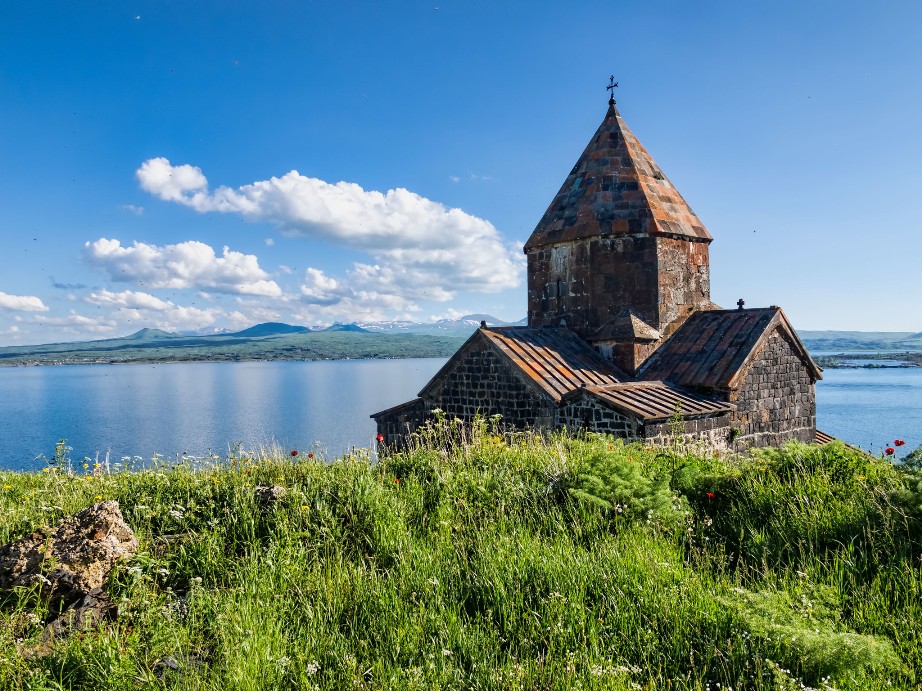 Монастырь Севанаванк Озеро Севан Армения