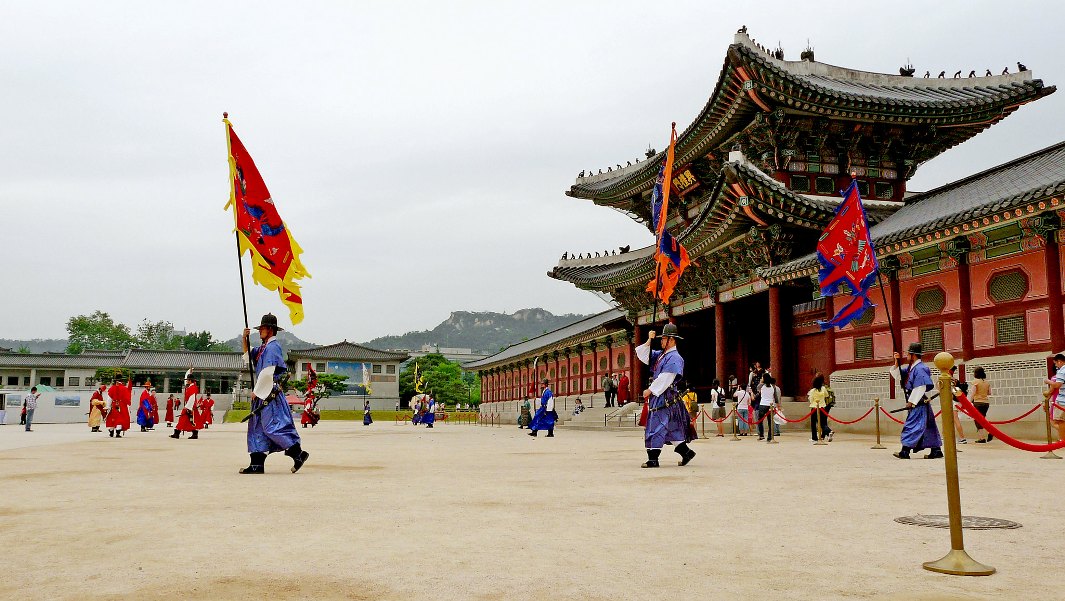 Дворцовый комплекс Кёнбоккун Сеул Корея