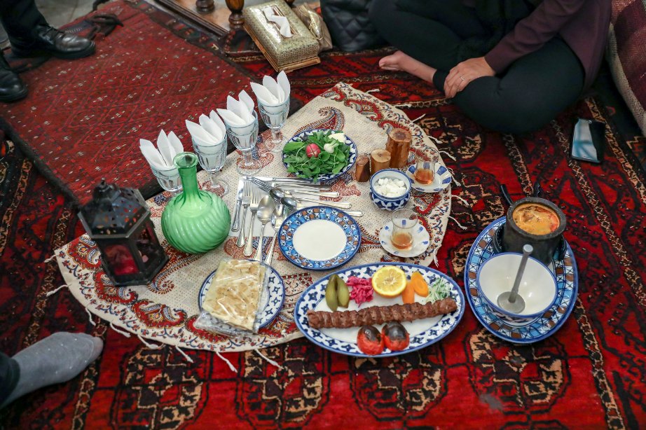 Традиционный иранский ресторан