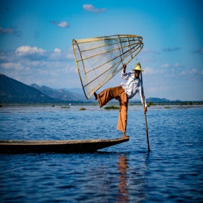 Рыбак на озере Инле Мьянма