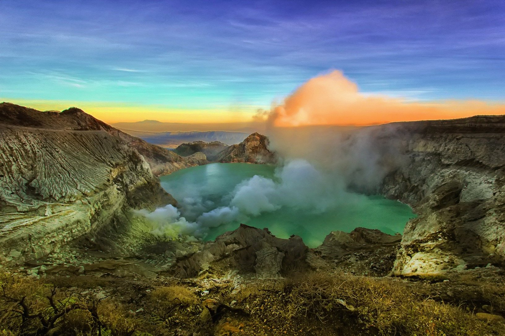 Вулкан Иджен Ява Индонезия