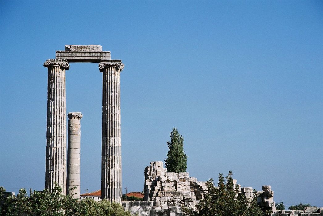 Руины храма Аполлона в Дидиме