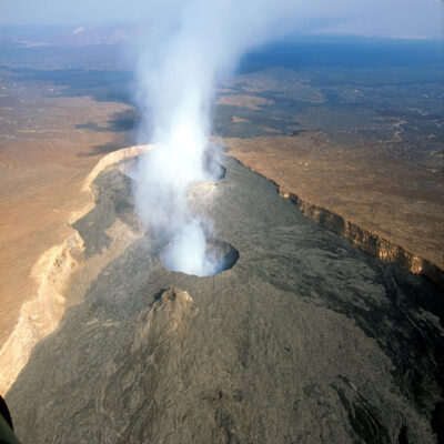 Кратеры вулкана Эртале пустыня Данакиль Эфиопия