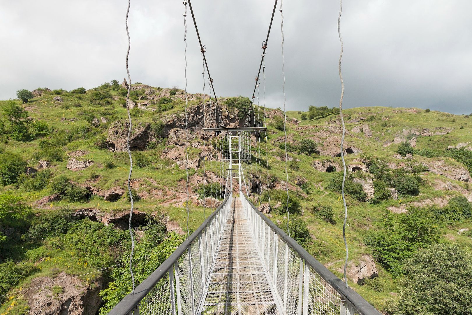 Подвесной мост в Хндзореск Армения