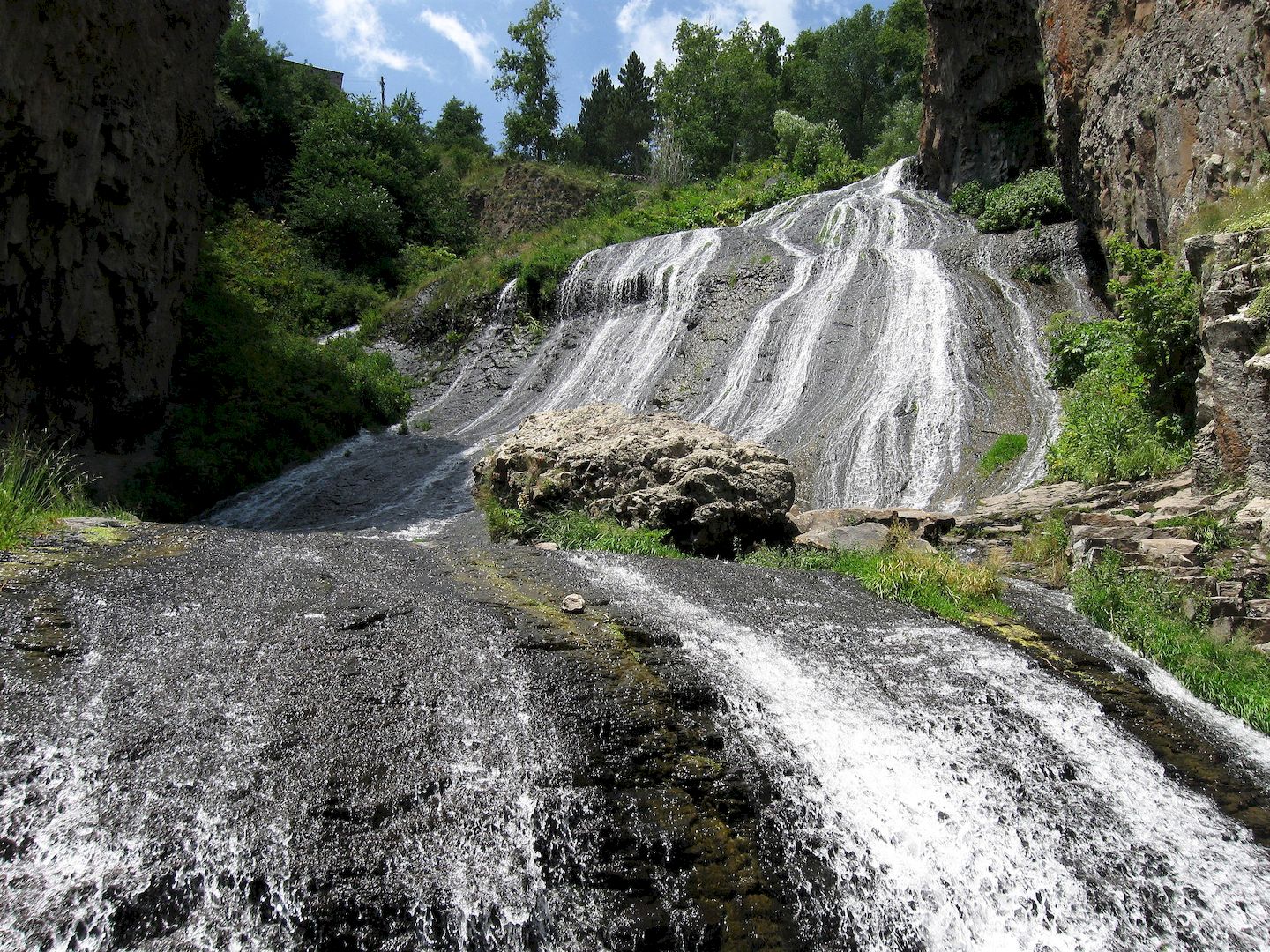 Джермукский водопад Армения