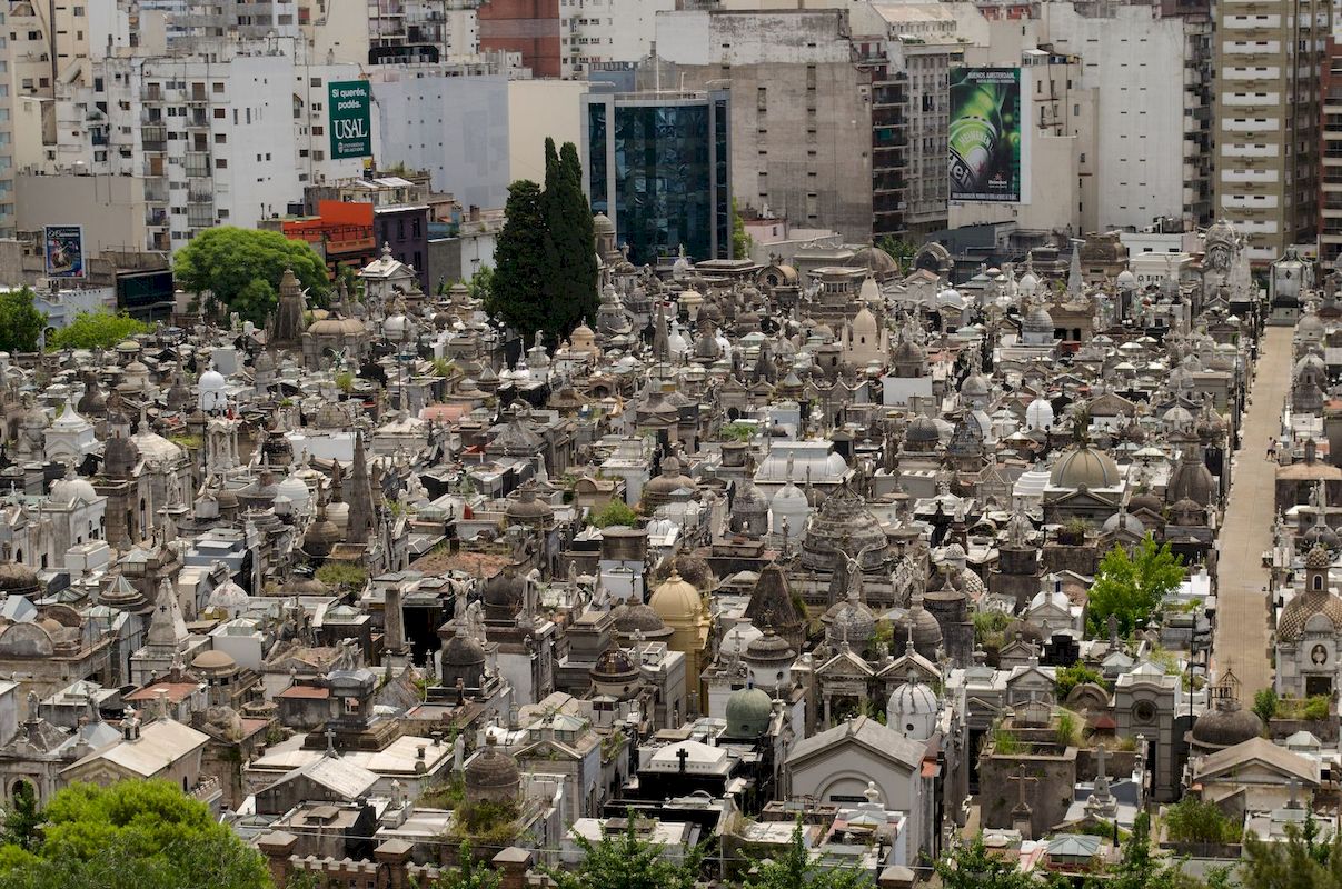 Город мертвых - кладбище Реколета Буэнос Айрес Аргентина