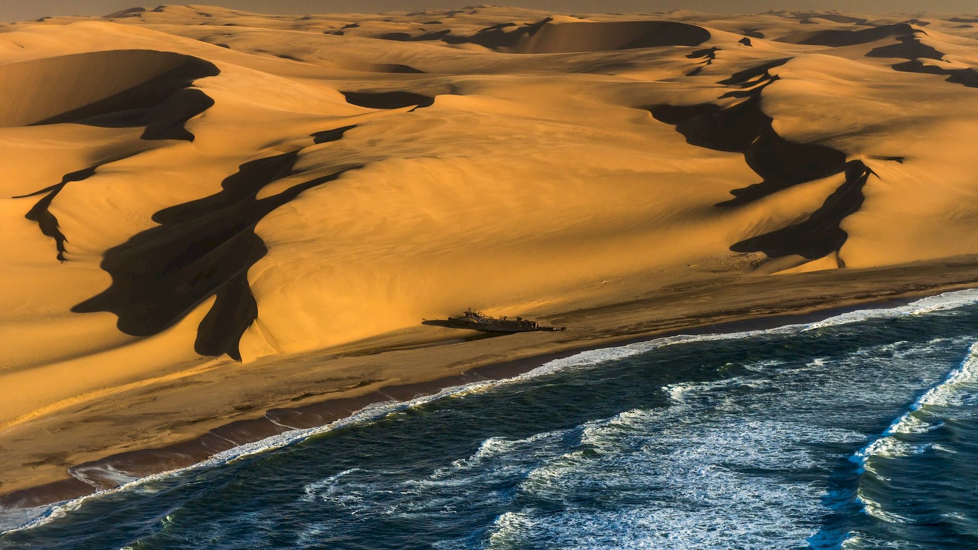 Песчаные дюны у берега Атлантического океана пустыня Намиб Намибия