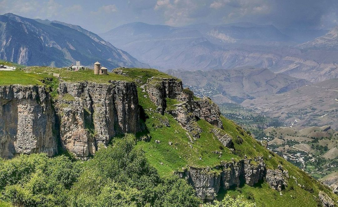 Село Матлас и горные вершины Дагестана
