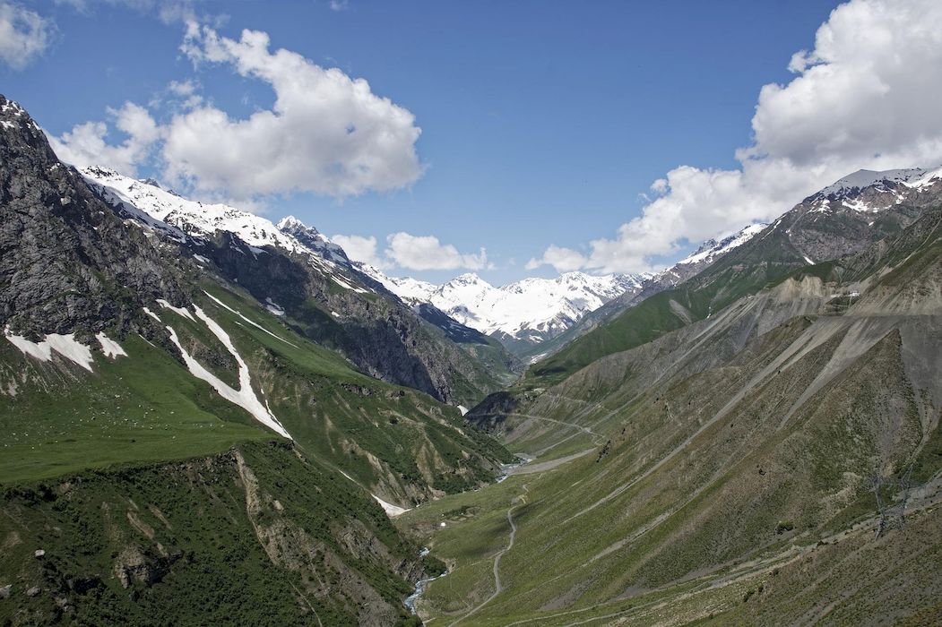 Горный перевал Памирский тракт Таджикистан