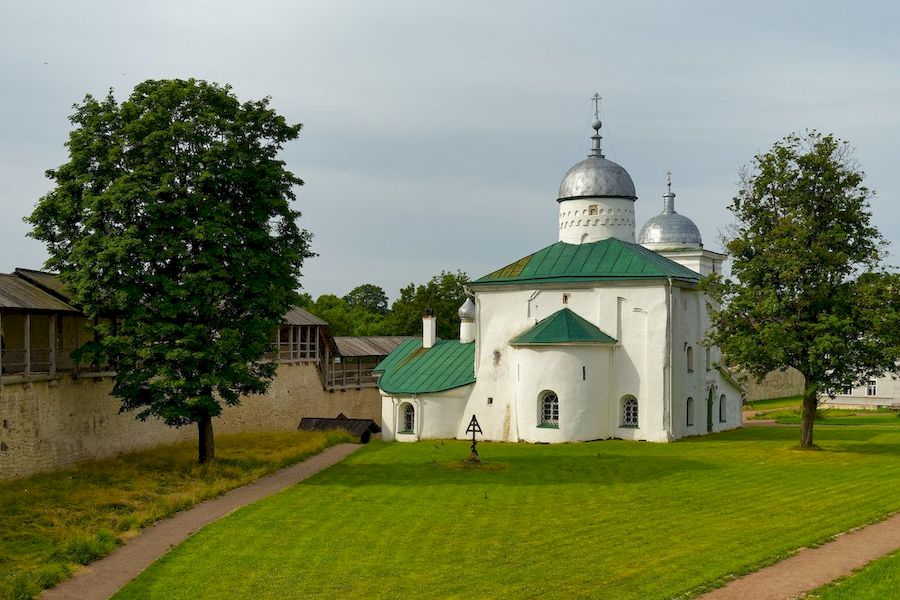 Никольский собор на территории Изборской крепости Псковская область