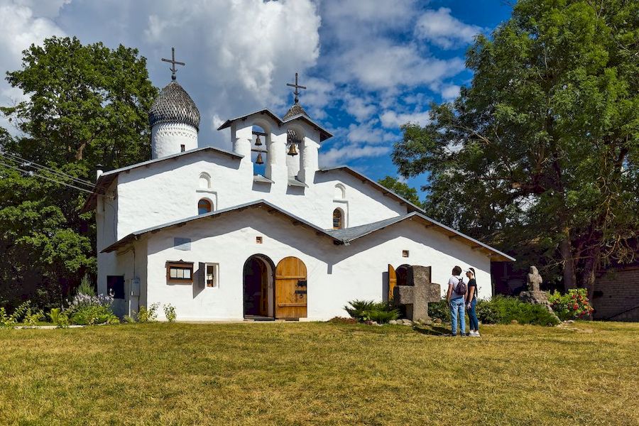 Церковь Покрова и Рождества в Пскове Псковская область