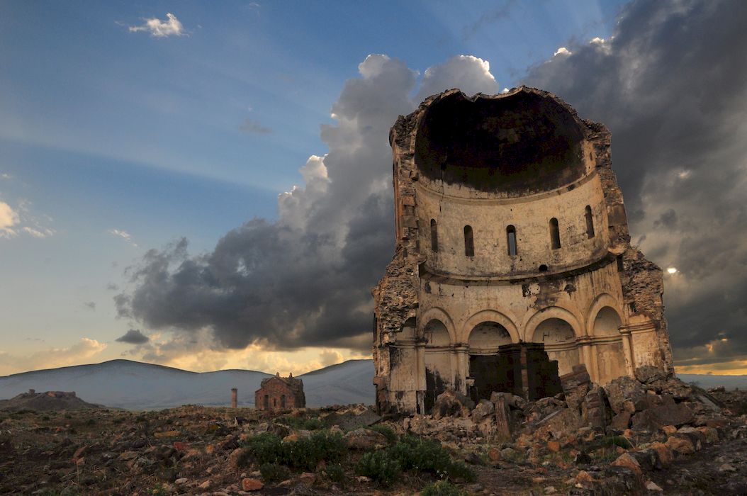 Руины армянской церкви