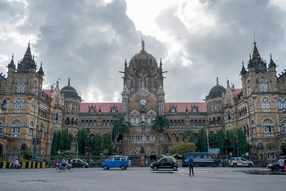Здание вокзала в Мумбае Индия