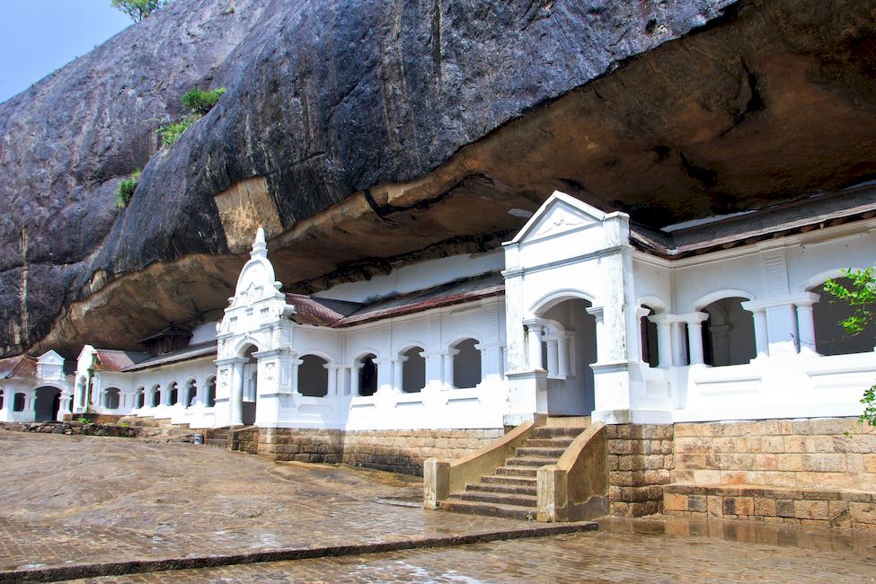 Золотой храм в Дамбулле Шри Ланка