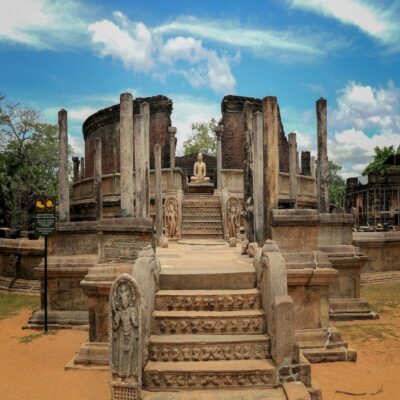 Руины древнего храма в Полоннаруве Шри Ланка