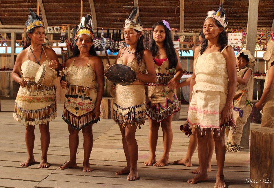 Женщины племени тикуна Летисия Амазония Колумбия