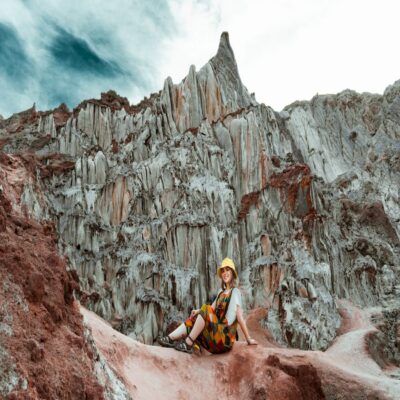 Разноцветные скалы на острове Ормуз Иран