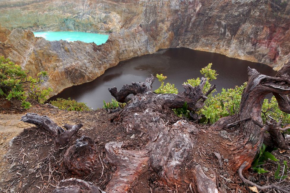 Озера в кратере вулкана Келимуту