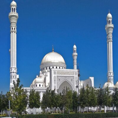 Белая мечеть в Шали Чечня