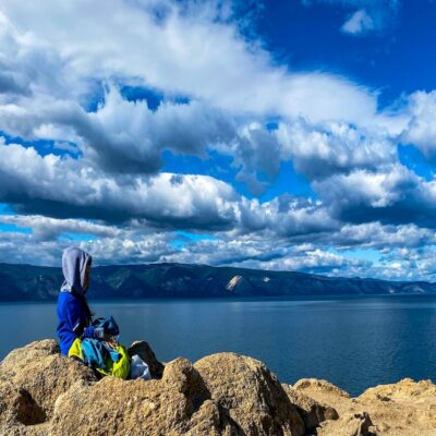 Горы и великое озеро Байкал