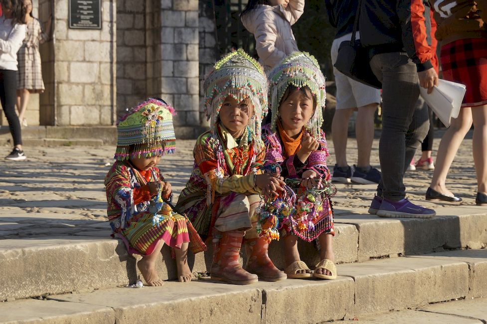 Дети в национальной одежде Сапа Вьетнам
