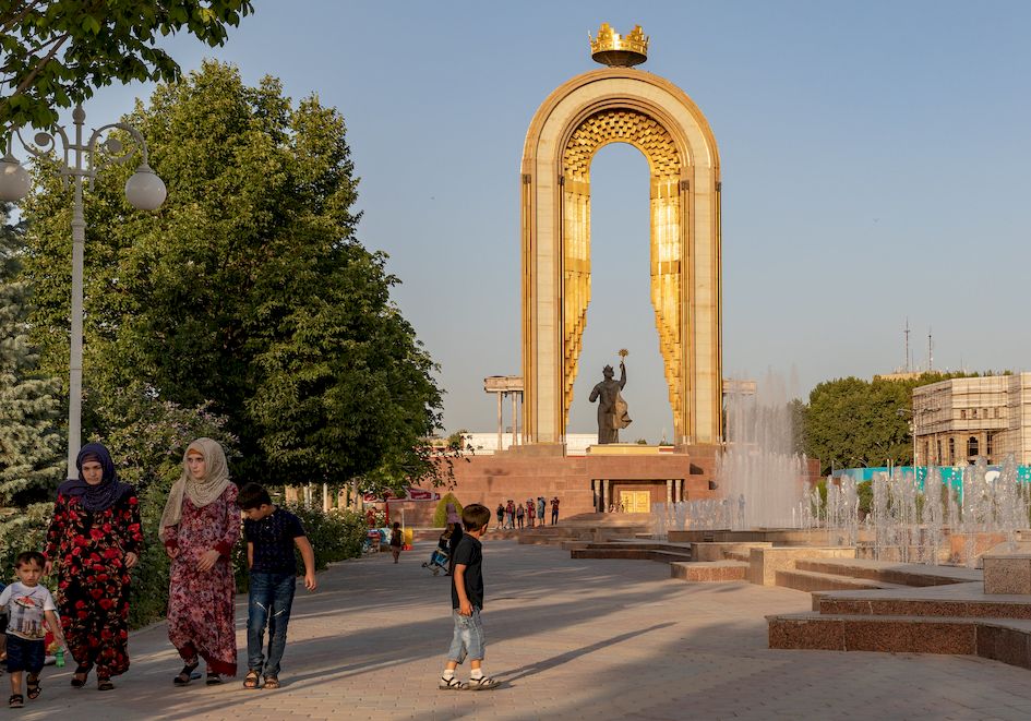 Памятник Исмаилу Самани Душанбе Таджикистан