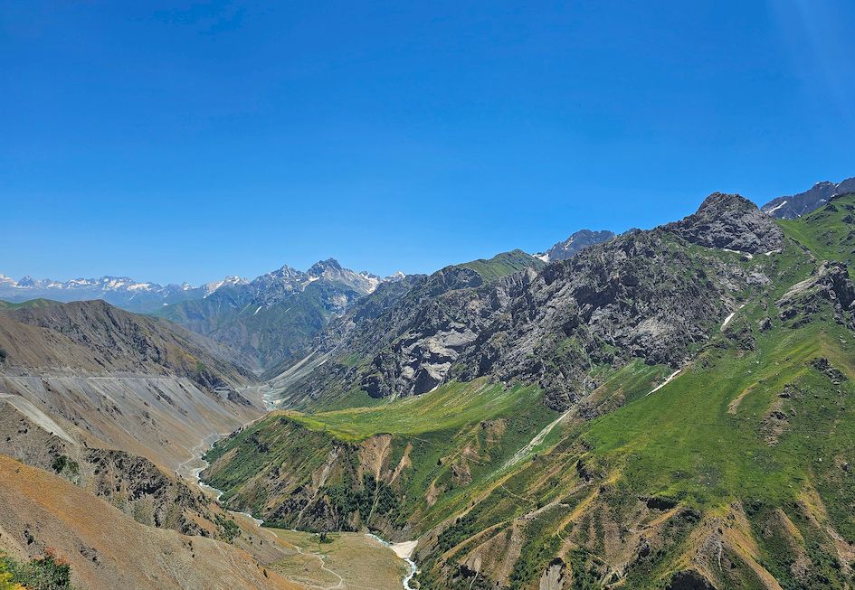 Перевал Анзоб по дороге в Маргеб Таджикистан